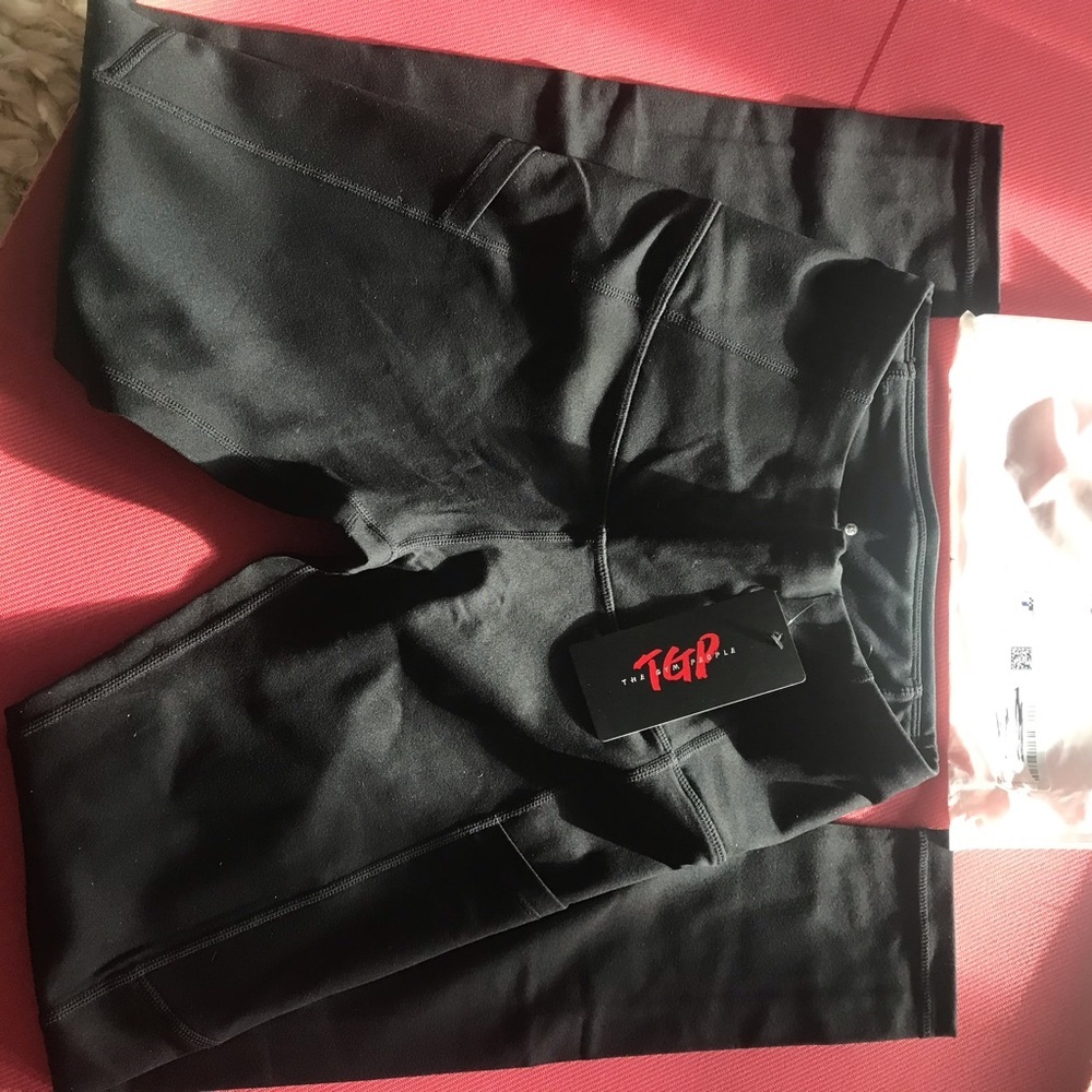 NWT XS The Gym People leggings yoga pants new in packaging. - Picture 9 of 10